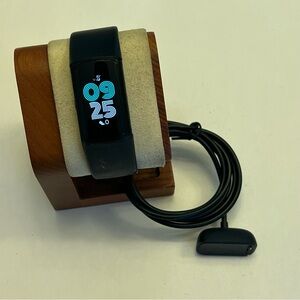 Fitbit Charge 6 (charger included, tested, latest model)